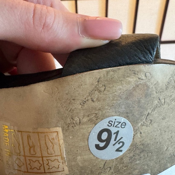 Black Women's Open-Toe Block Heel Sandals - Picture 7 of 8